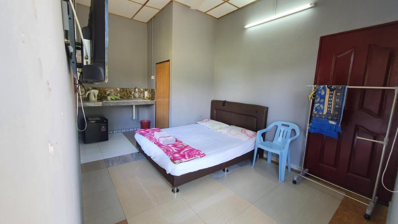 Chalet Kampong Semawar Kuala Kangsar Exterior foto