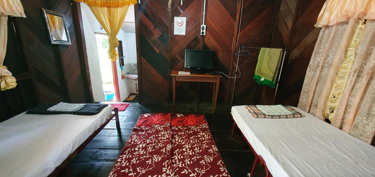 Chalet Kampong Semawar Kuala Kangsar Exterior foto